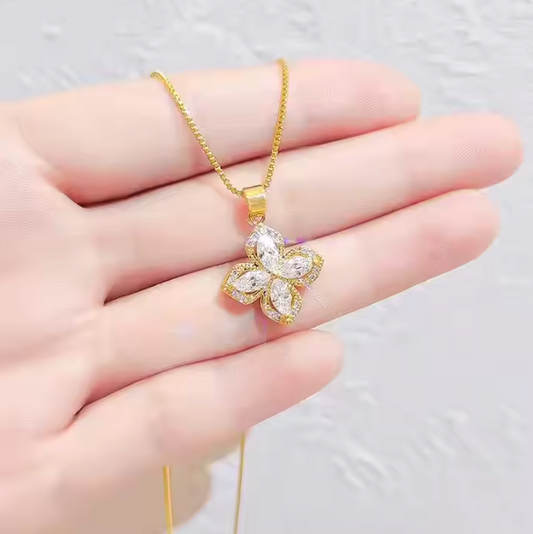 Rotating necklace القلادة الدورانية